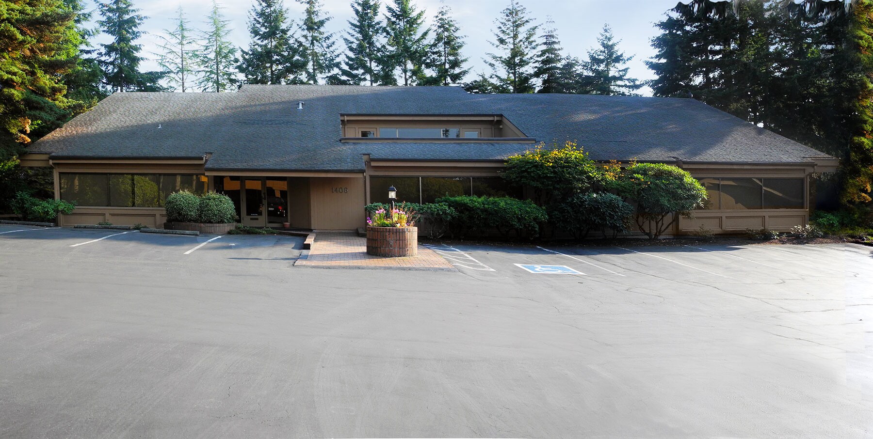 1406 140th Pl NE, Bellevue, WA à louer Photo principale- Image 1 de 8