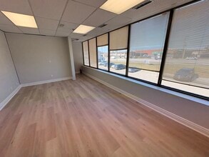 1150 Eglinton Ave E, Mississauga, ON for lease Interior Photo- Image 1 of 2