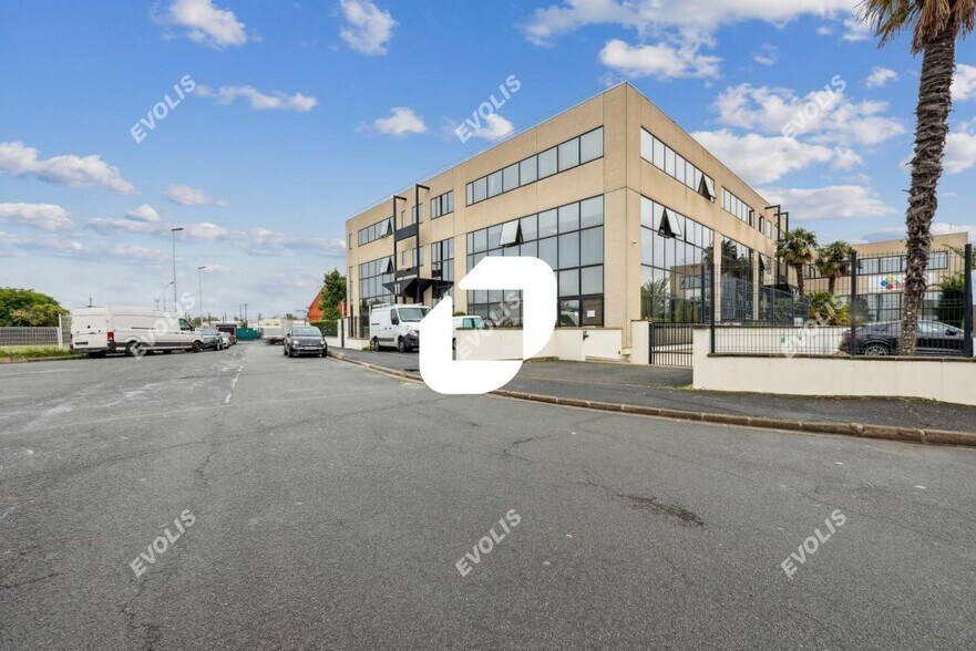 Flex dans Noisy-le-Sec à louer - Photo du bâtiment - Image 2 de 13
