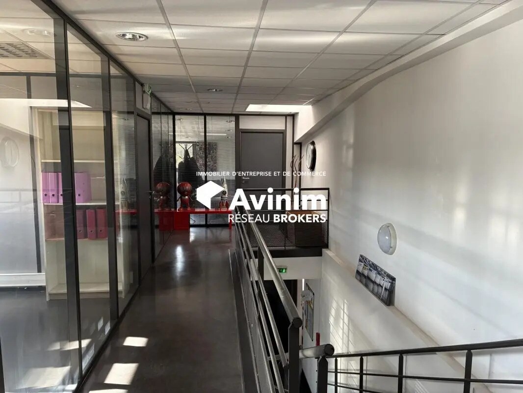 Office in Septèmes-les-Vallons for lease Interior Photo- Image 1 of 3