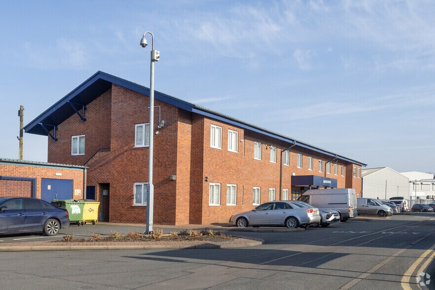 Brook St, Tipton à louer - Photo du bâtiment - Image 2 de 2