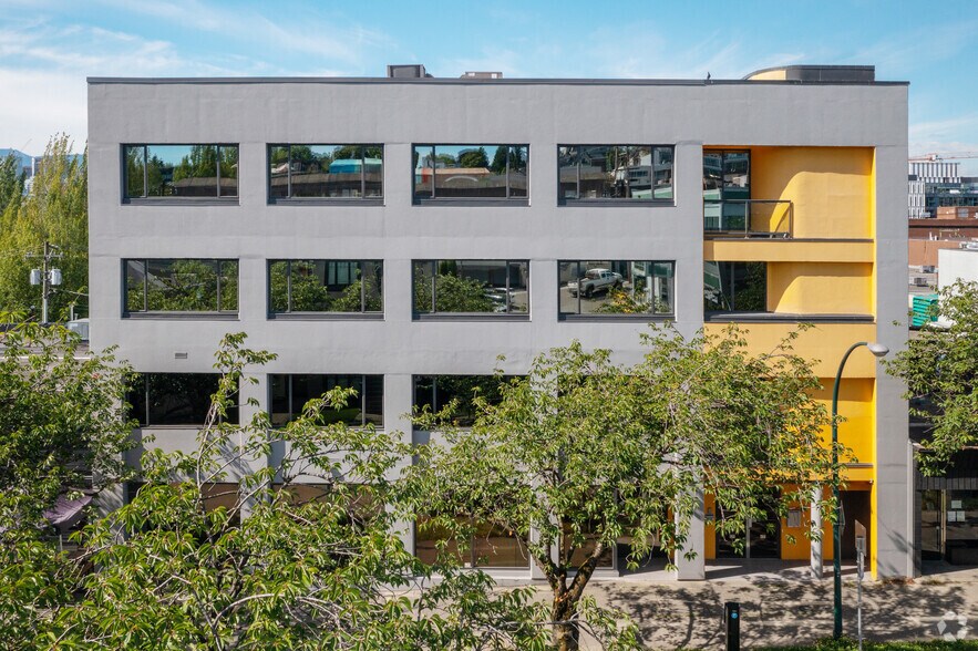 27 E 7th Ave, Vancouver, BC for sale - Primary Photo - Image 1 of 1