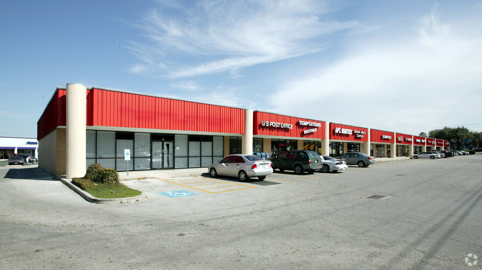 5100-5136 Fredericksburg Rd, San Antonio, TX for lease - Building Photo - Image 2 of 7