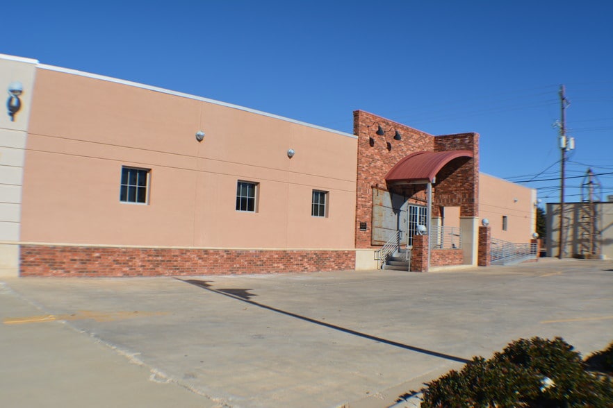 1415 Buddy Holly Ave, Lubbock, TX for lease - Primary Photo - Image 2 of 12