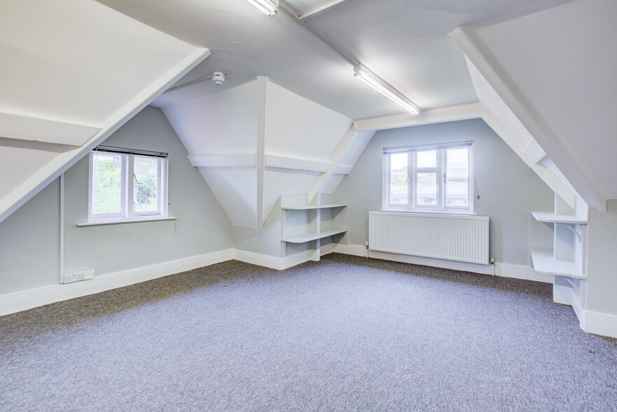 West Common, Harpenden for lease - Building Photo - Image 2 of 8