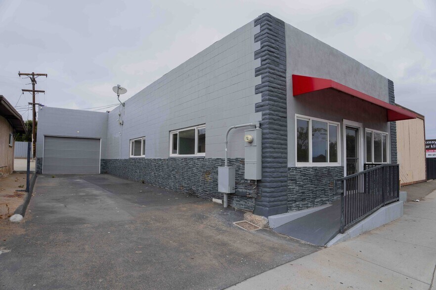 410 Vista Village Dr, Vista, CA à vendre - Photo du bâtiment - Image 3 de 17