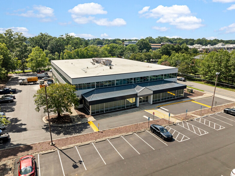 4020 N Roxboro St, Durham, NC à louer - Photo du bâtiment - Image 1 de 17