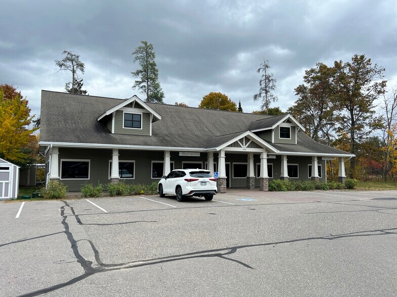 13760 Bluestem Ct, Baxter, MN à vendre - Photo du bâtiment - Image 1 de 20