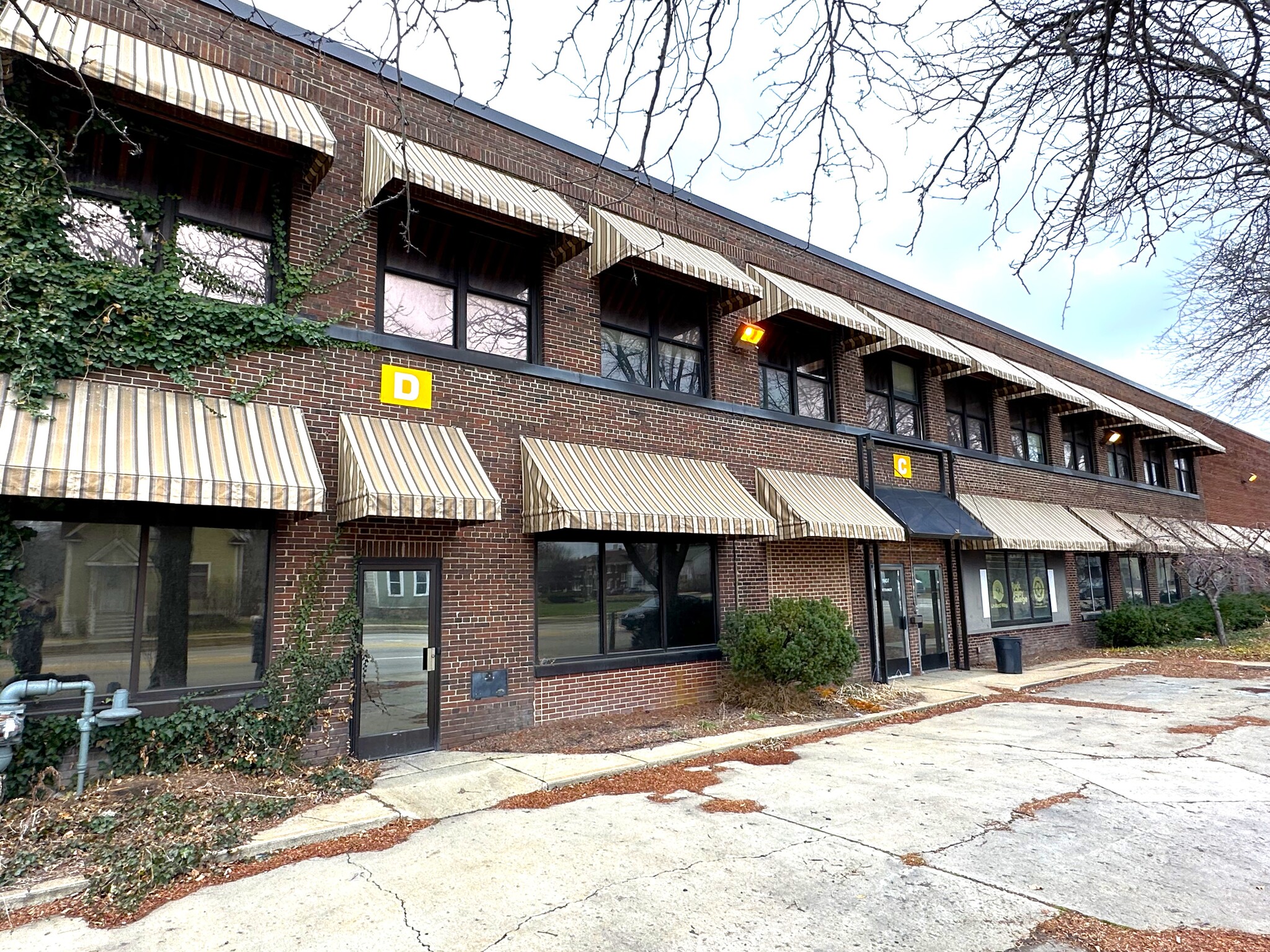 1907 Kishwaukee St, Rockford, IL for lease Building Photo- Image 1 of 3