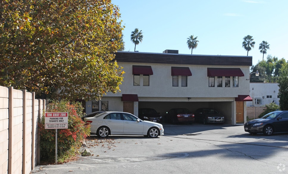 596 N Lake Ave, Pasadena, CA à louer - Photo du bâtiment - Image 3 de 11