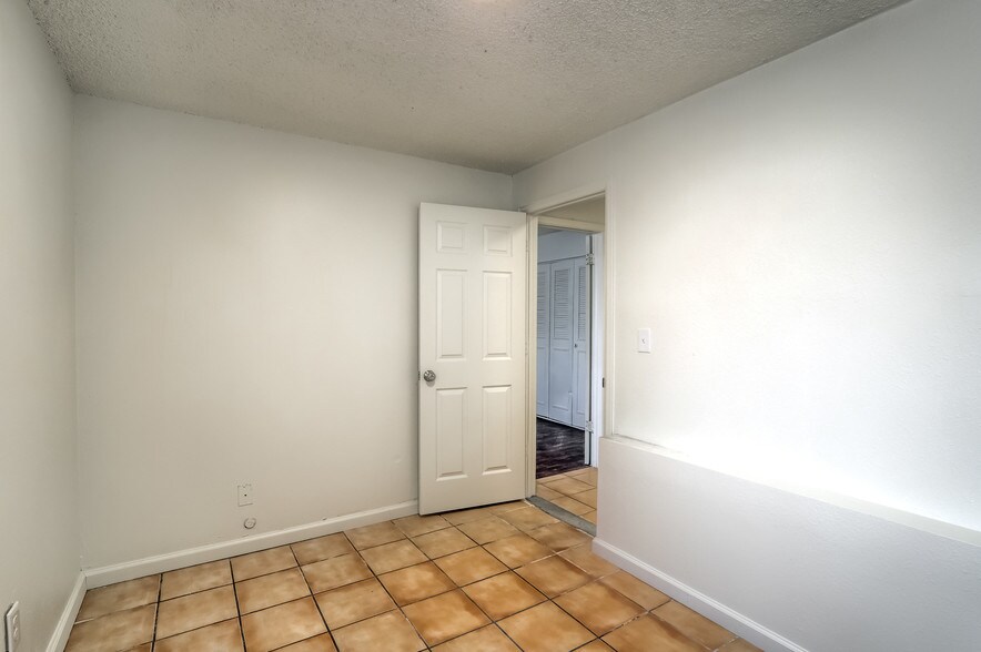 1610 Boston St, Aurora, CO à vendre - Photo du bâtiment - Image 2 de 16