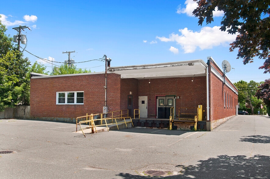 39 Nugent St, Southampton, NY for sale - Building Photo - Image 2 of 4