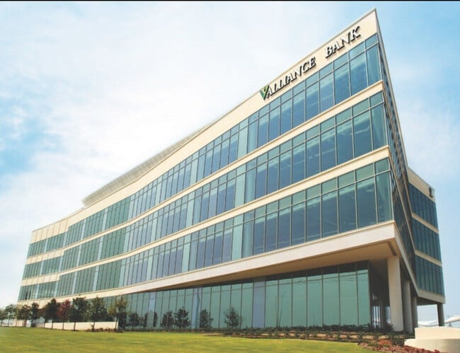 Plus de détails pour 5900 S Lake Forest Dr, McKinney, TX - Bureau à louer