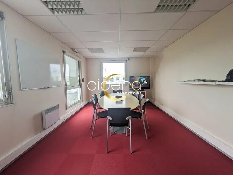 Office in Clermont-Ferrand for lease - Interior Photo - Image 1 of 5