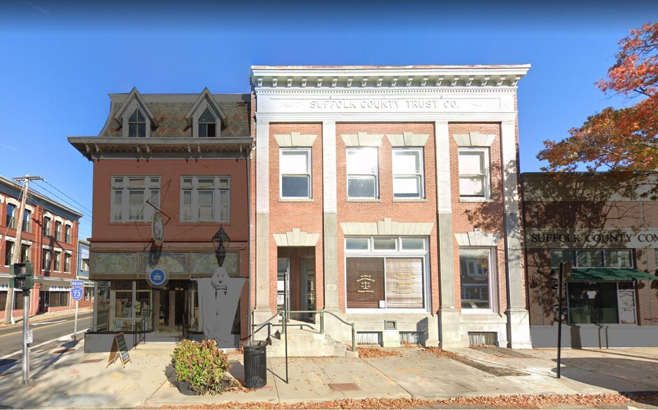 8 E Main St, Riverhead, NY for lease - Building Photo - Image 1 of 4