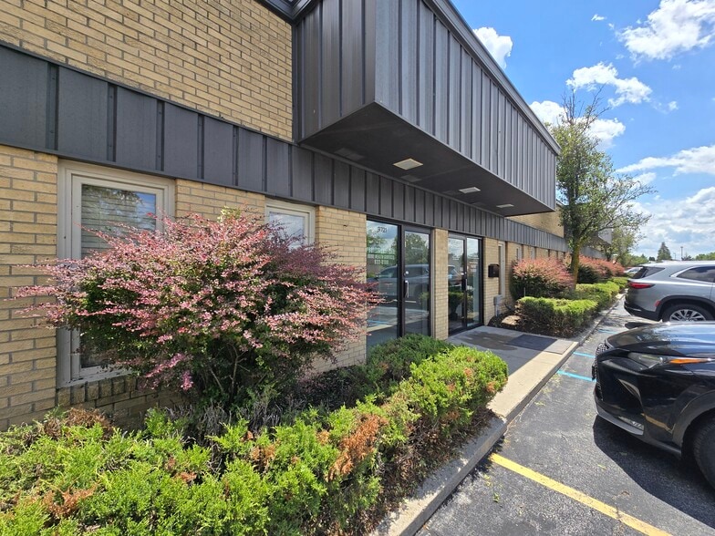 9721 Prairie Ave, Highland, IN à vendre - Photo du bâtiment - Image 3 de 25