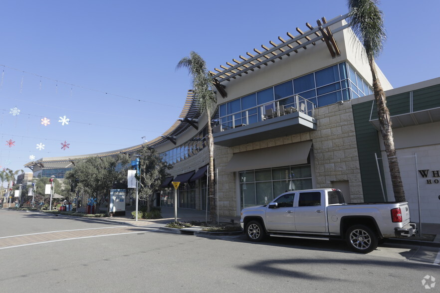 Ventura Fwy, Oxnard, CA à louer - Photo du bâtiment - Image 2 de 8