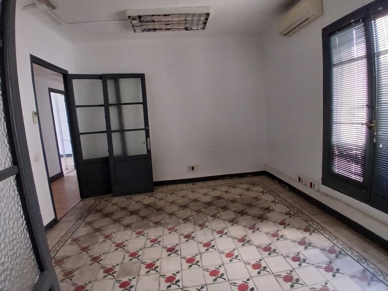 Retail in Madrid, Madrid for lease - Building Photo - Image 2 of 8