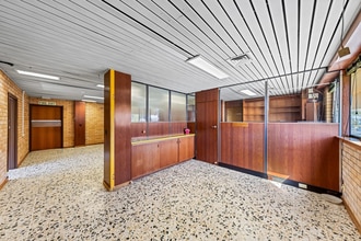 74 Kennigo St, Spring Hill for lease Interior Photo- Image 1 of 6