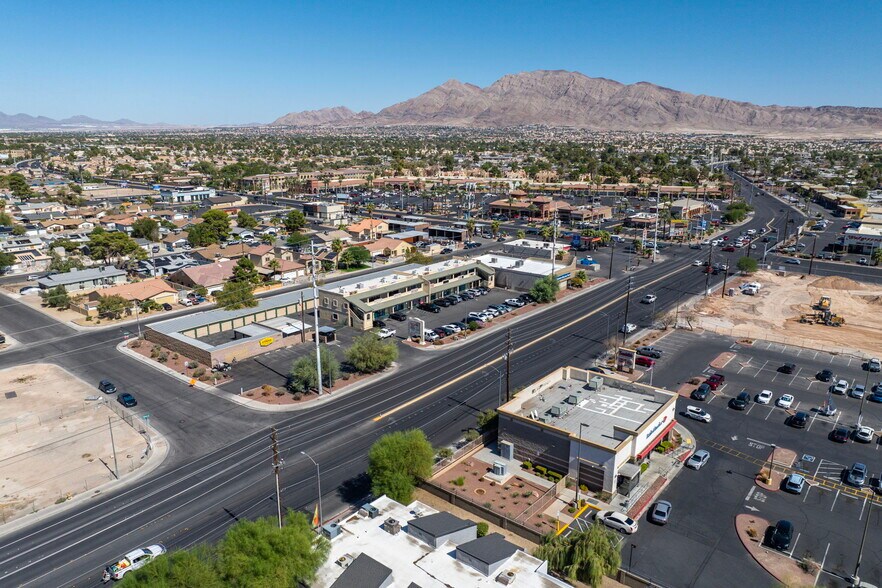 4974 E Sahara Ave, Las Vegas, NV à vendre - Photo du bâtiment - Image 2 de 10