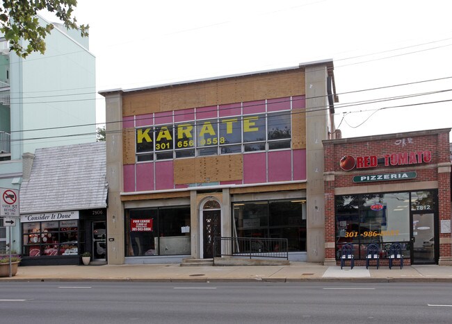 More details for 5017 Wilson Ln, Bethesda, MD - Retail for Lease