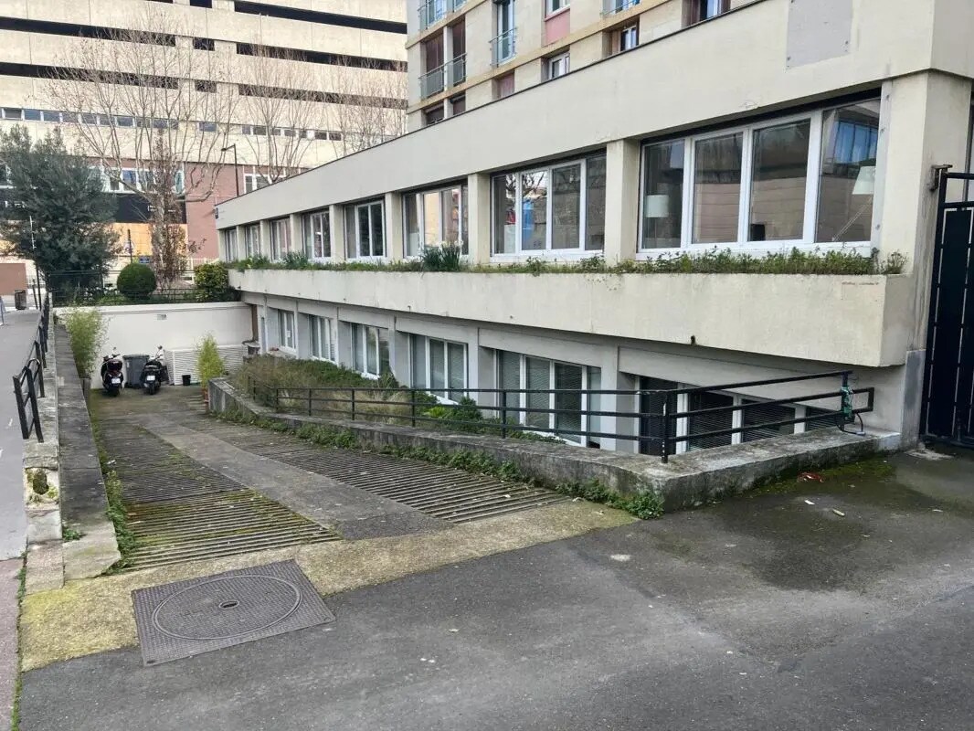27 Rue Yves Kermen, Boulogne-Billancourt for lease Building Photo- Image 1 of 11