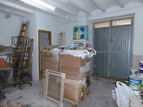 Retail in Tortosa, Tarragona for lease Interior Photo- Image 2 of 3