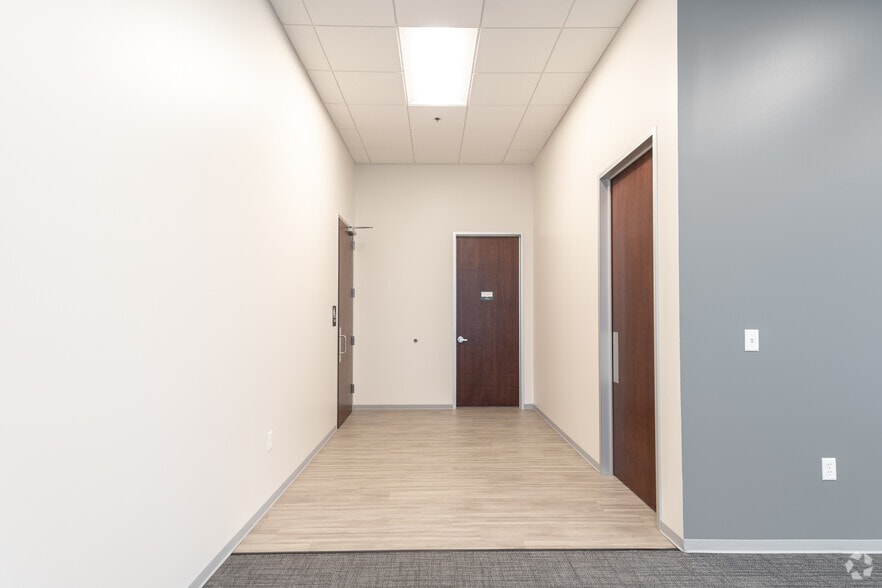 3535 N Houston School Rd, Lancaster, TX for lease - Interior Photo - Image 3 of 15