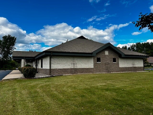 1620 N Shawano St, New London, WI à vendre - Photo du bâtiment - Image 2 de 14