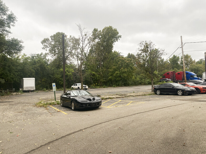 801-803 Albion Ave, Schaumburg, IL à vendre - Photo du bâtiment - Image 2 de 9