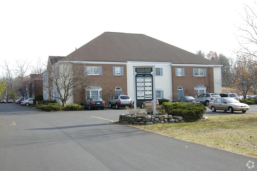 435 New Karner Rd, Colonie, NY à louer - Photo du bâtiment - Image 2 de 12