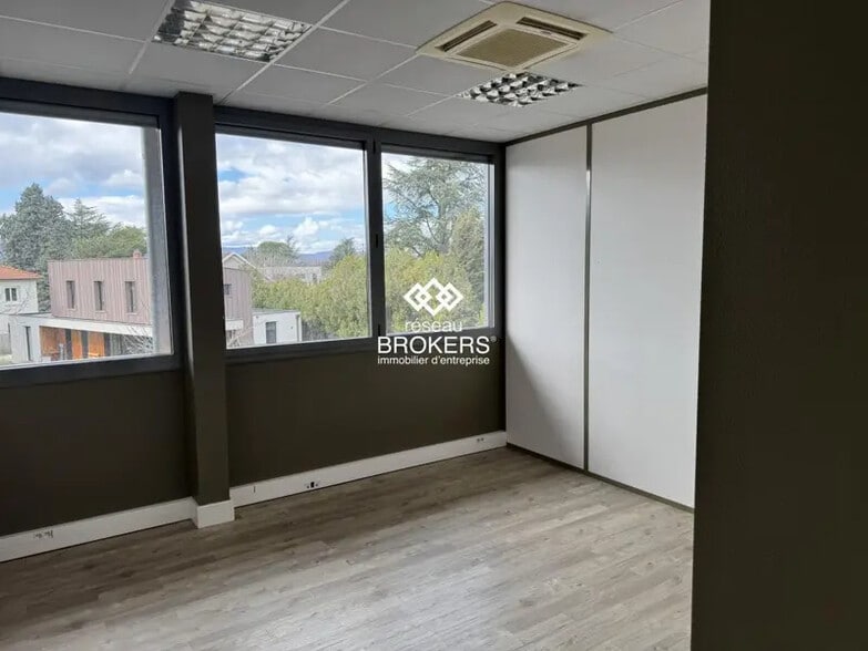 Bureau dans Sainte-Foy-lès-Lyon à vendre - Photo intérieure - Image 1 de 22