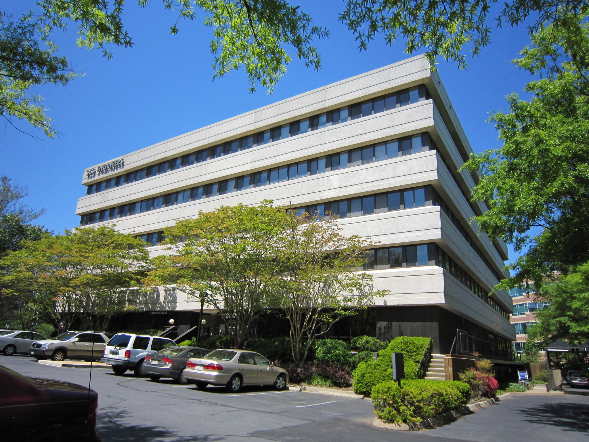 11260 Roger Bacon Dr, Reston, VA for lease Building Photo- Image 1 of 14