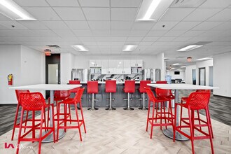 9040 Roswell Rd, Atlanta, GA for lease Interior Photo- Image 2 of 25