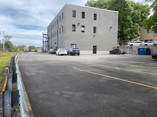 4 Railroad Ave, Wakefield, MA for lease - Building Photo - Image 3 of 3
