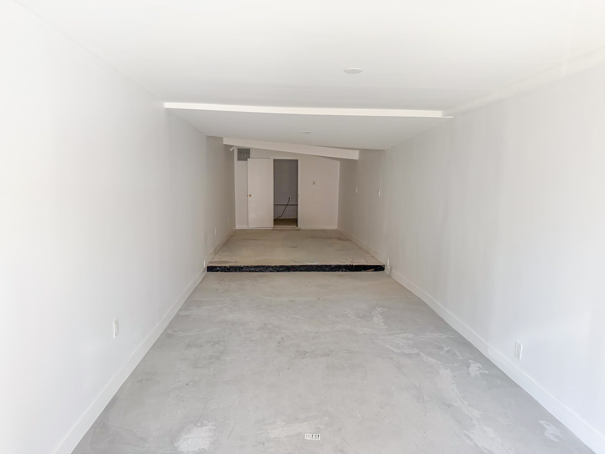 7801 Melrose Ave, Los Angeles, CA à louer Photo intérieure- Image 1 de 2