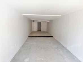 7801 Melrose Ave, Los Angeles, CA à louer Photo intérieure- Image 1 de 2