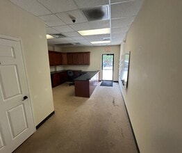 3180 Industry Dr, North Charleston, SC for lease Building Photo- Image 2 of 14