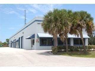 1555 S South Niemeyer Cir, Port Saint Lucie, FL à vendre - Photo du bâtiment - Image 3 de 5
