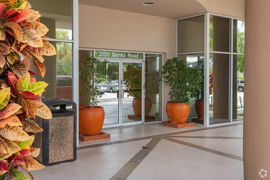 2000 Banks Rd, Margate, FL for lease - Building Photo - Image 2 of 5