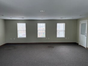 7840-7846 Forest Hill Ave, Richmond, VA for lease Interior Photo- Image 2 of 3