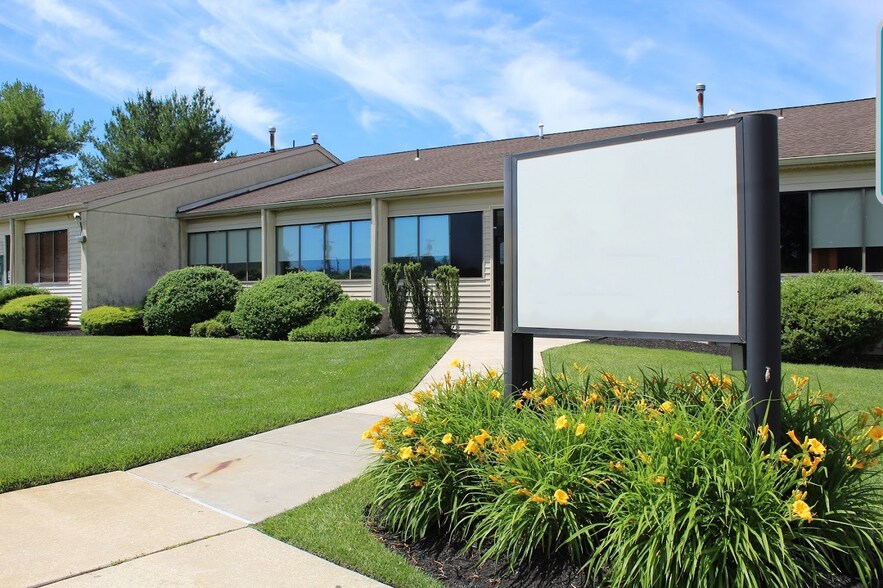 105 Kings Way W, Sewell, NJ à louer - Photo du bâtiment - Image 1 de 3