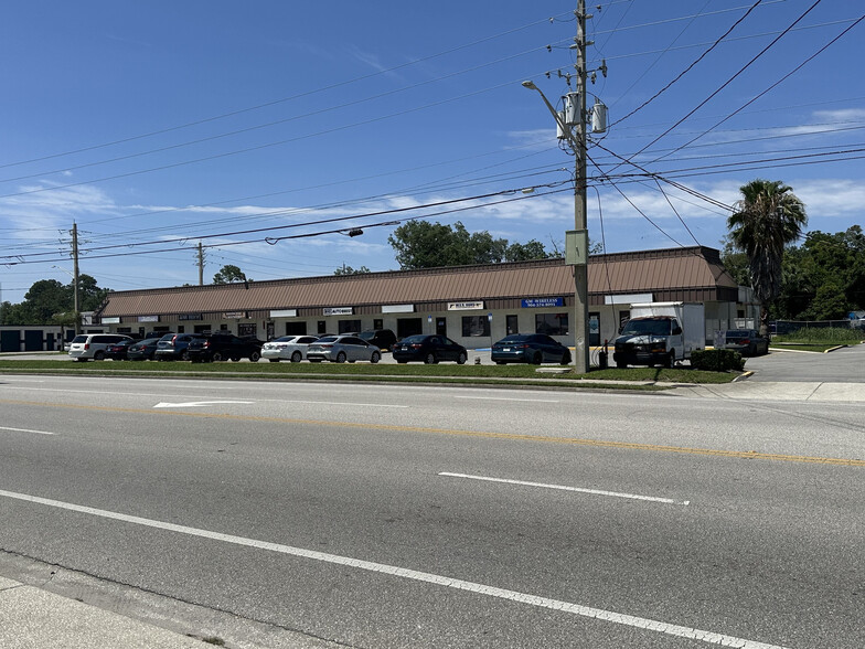 6110 Powers Ave, Jacksonville, FL for lease - Building Photo - Image 3 of 6