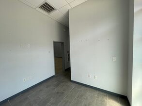 331 Corporate Wood Dr, Magnolia, TX for lease Interior Photo- Image 2 of 6