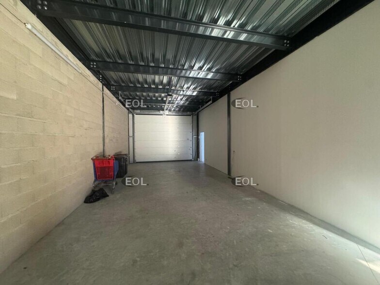 Flex in Pontault-Combault for lease - Interior Photo - Image 3 of 11