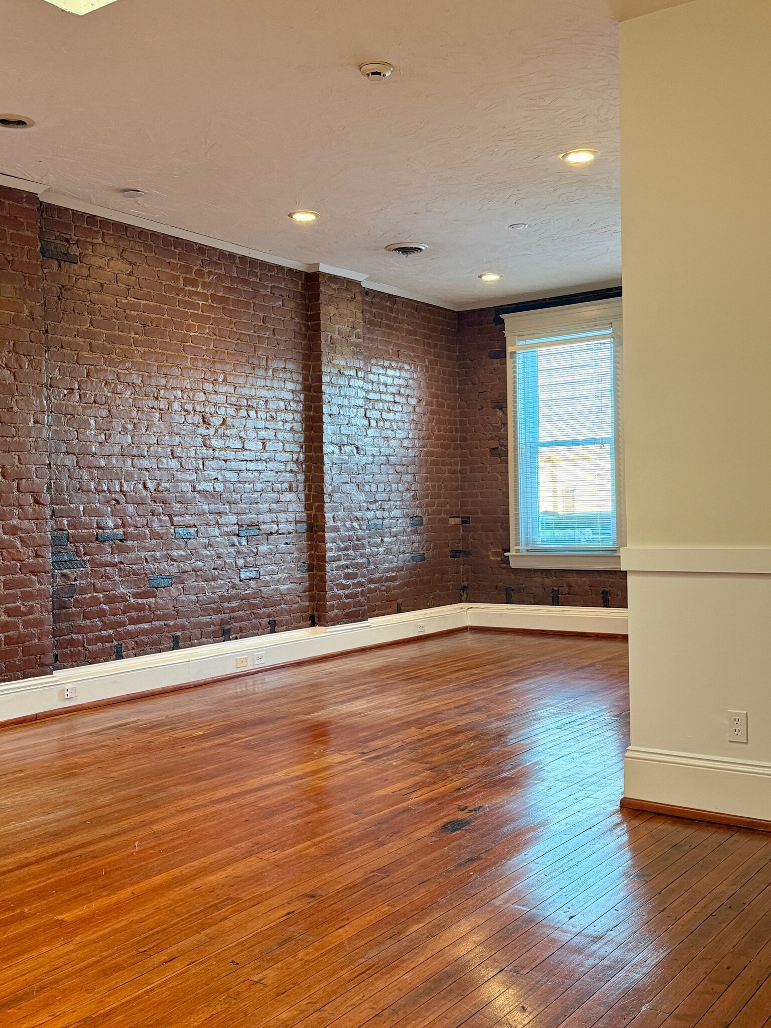 304-306 Market St SE, Roanoke, VA à louer Photo intérieure- Image 1 de 5