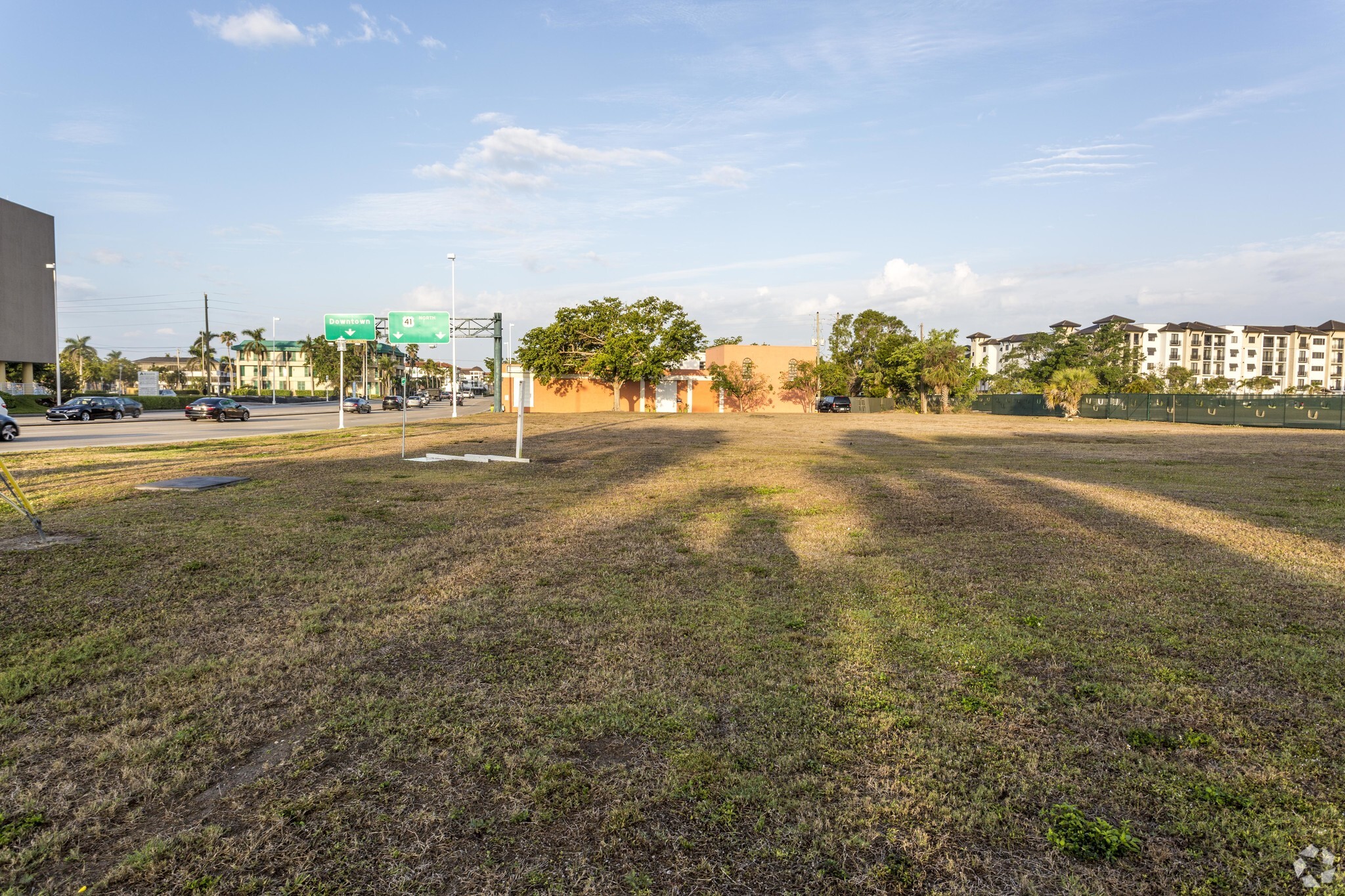 460 Goodlette-Frank Rd N, Naples, FL for sale Primary Photo- Image 1 of 1