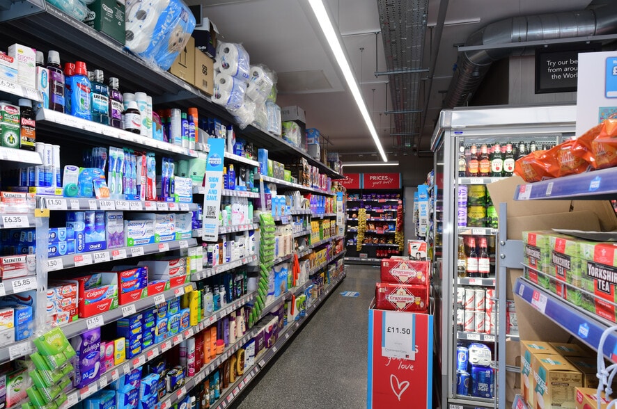 147-149 Cross St, Sale à vendre - Photo du bâtiment - Image 2 de 9