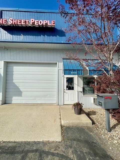 8858-8898 Louisiana St, Merrillville, IN for lease Interior Photo- Image 1 of 5