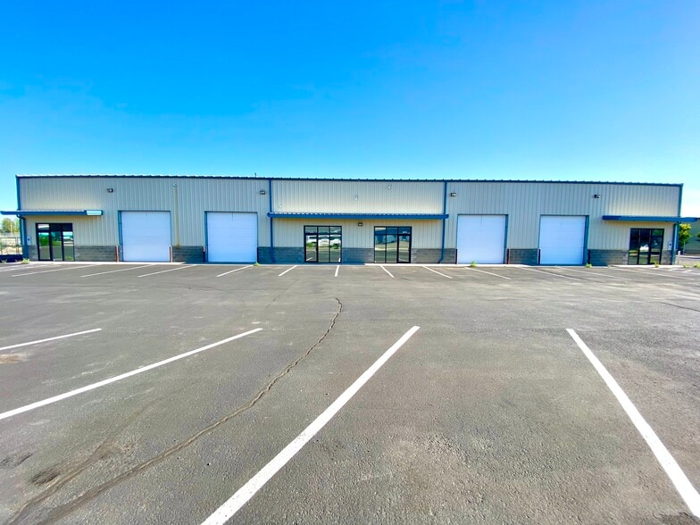 2101 Oak Ave, Yakima, WA for lease - Primary Photo - Image 1 of 12